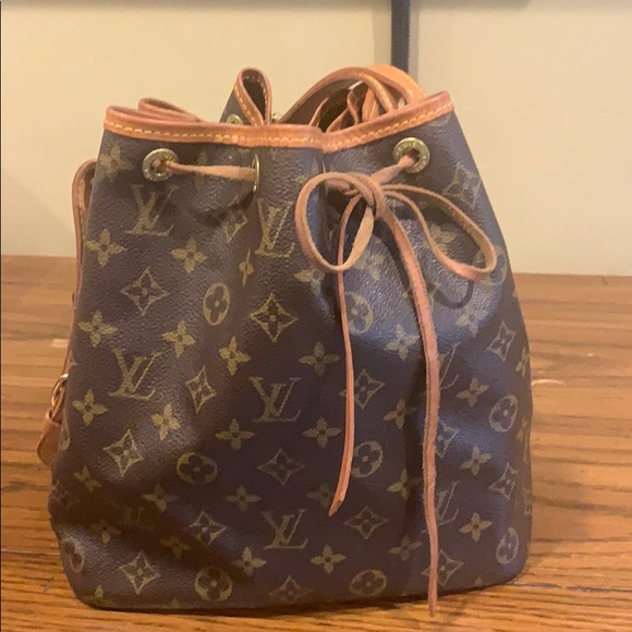 Louis Vuitton Handbags - LouisVuitton vintage neo.  Classic